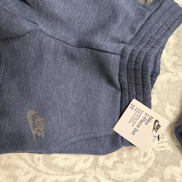 Nike Blue Short Sleeve Tee and shorts set - Picture 6 of 9